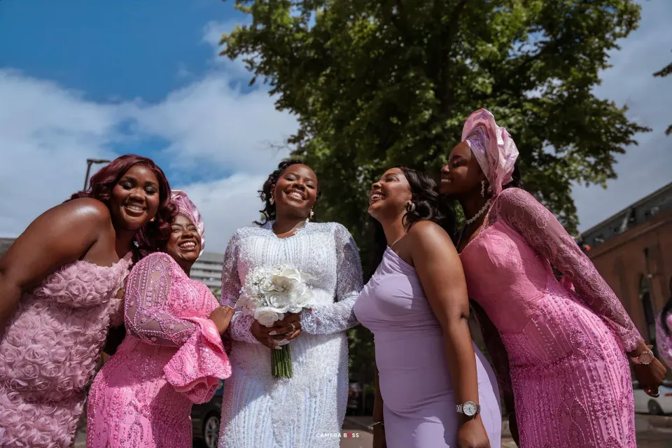Temi with her bridesmaids. CameraBoss portfolio: Temi and Fiyin.